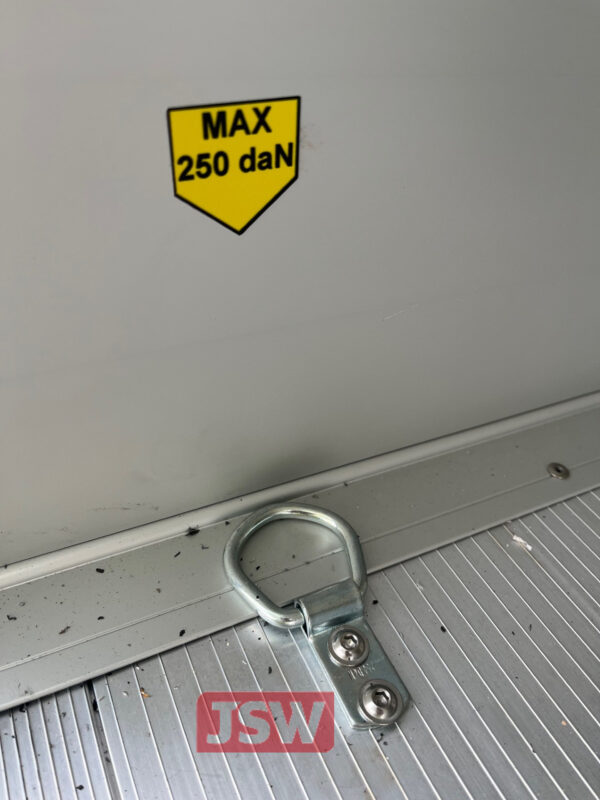 Debon Roadster C500 Box Van Trailer floor tie up rings