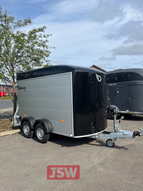 Debon Roadster C500 Box Van Trailer