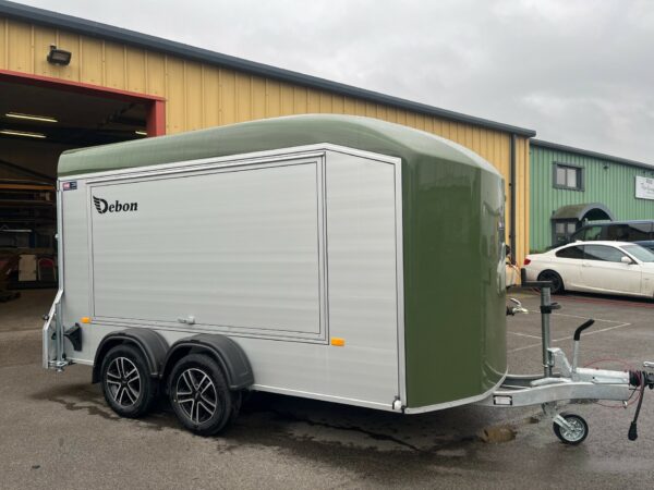 Debon Roadster C700 Box Trailer