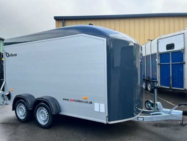 Debon Roadster C700 Box Trailer