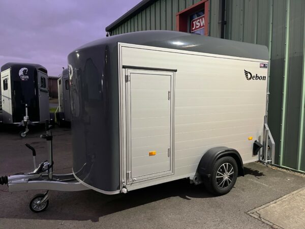 Debon C300 Roadster Van trailer
