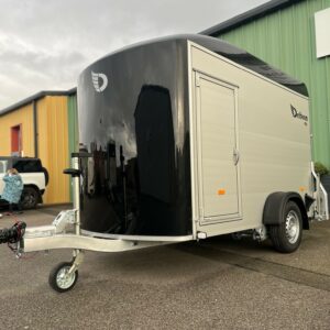 looking good in black - this glossy C300 Debon is your next trailer