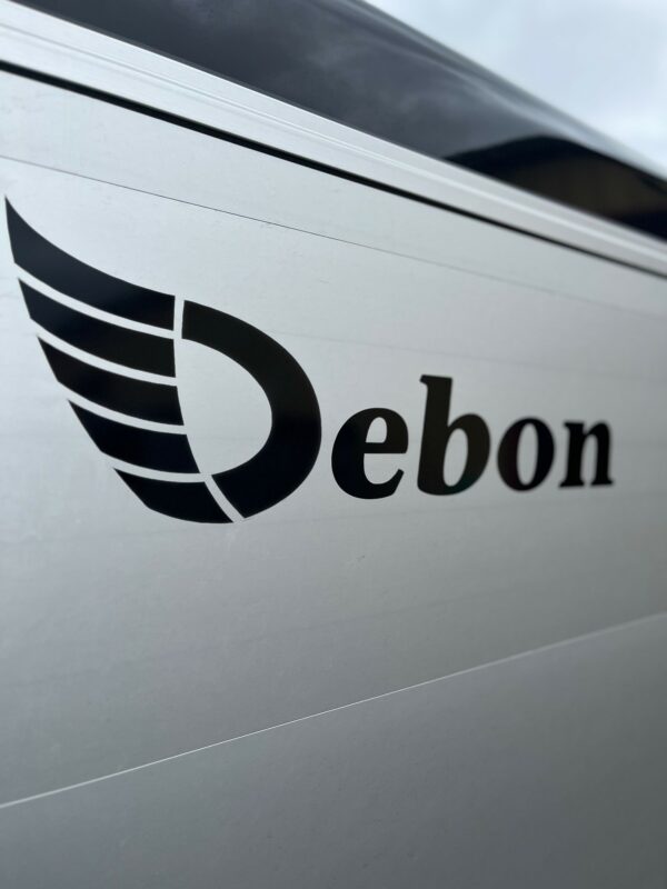 Debon trailer logo