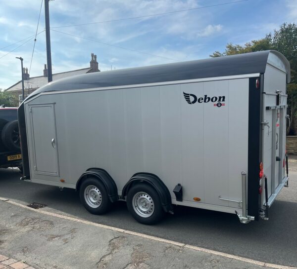 Debon Roadster C900 Van Trailer - kerb side showing the side door
