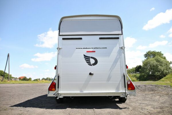 Debon C500 +side hatch trailer