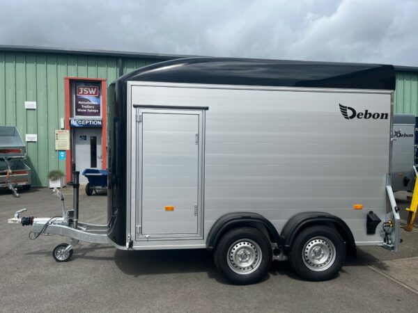 Debon C500XL Van trailer in black