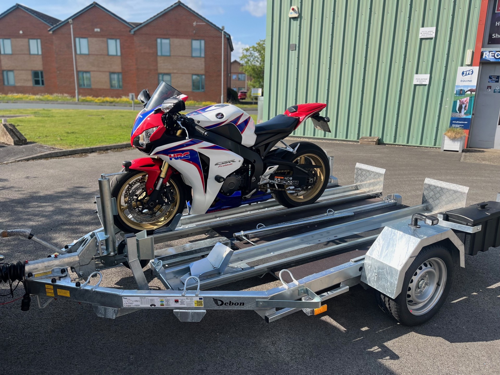 CARL1 DEBON MOTO2 TWIN MOTORCYCLE TRAILER