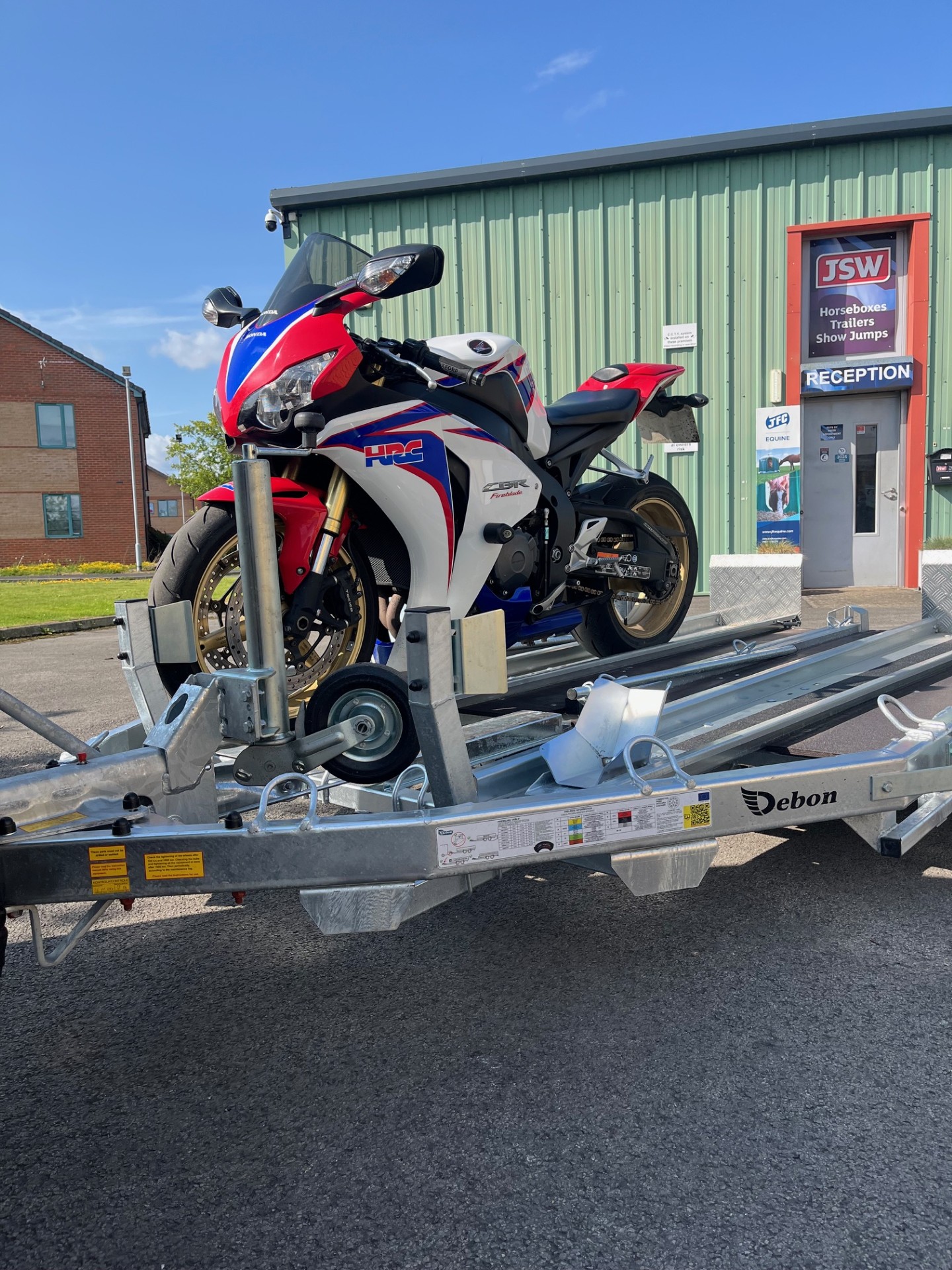 CARL2 DEBON MOTO2 TWIN MOTORCYCLE TRAILER