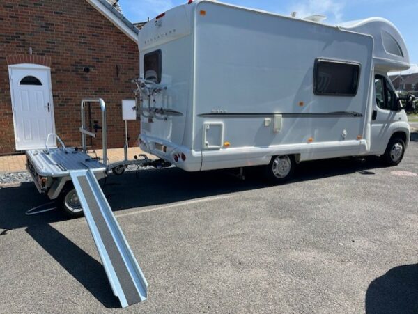 Debon MOTO Transverse Compact Trailer - ramp set up