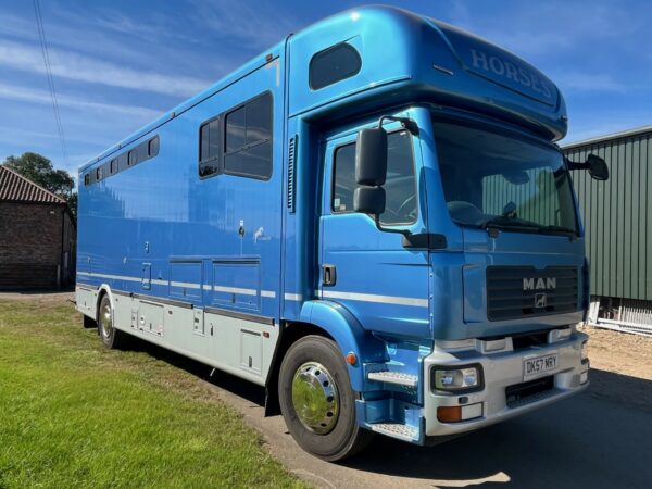 JSW Carlton HGV Horsebox - USED for sale