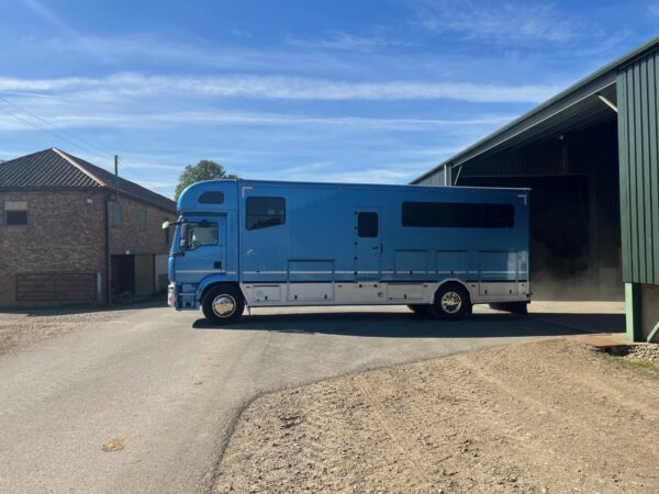 JSW Carlton HGV Event Horsebox