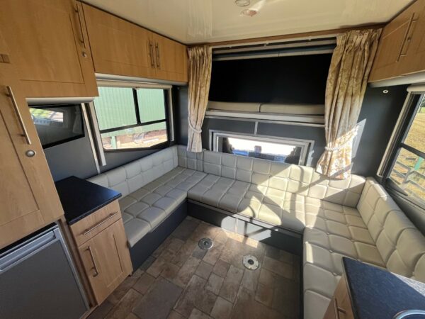 JSW Carlton HGV Event Horsebox - interior living suit