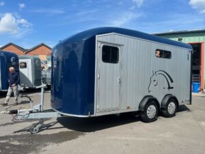 Living horse trailer
